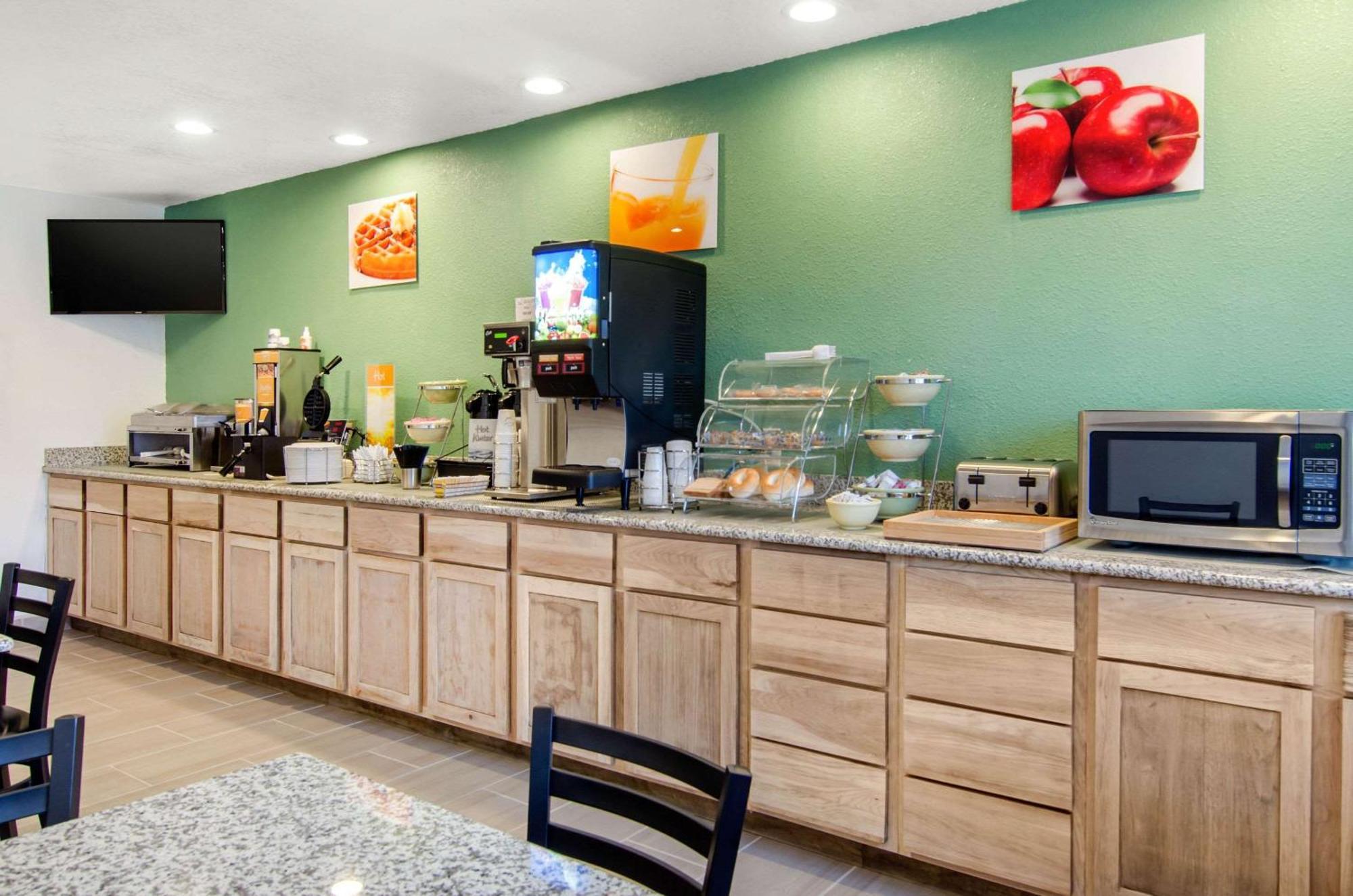 Quality Inn Russell Extérieur photo
