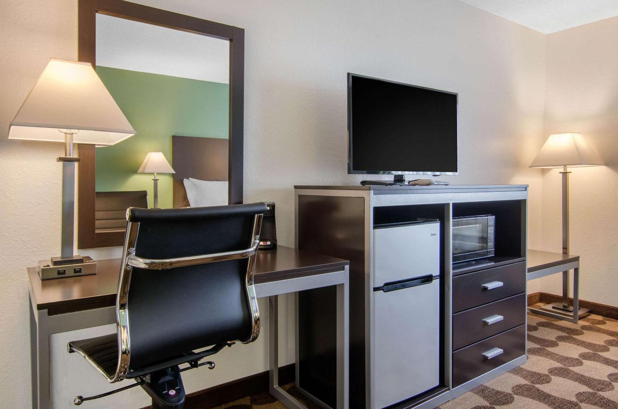 Quality Inn Russell Extérieur photo