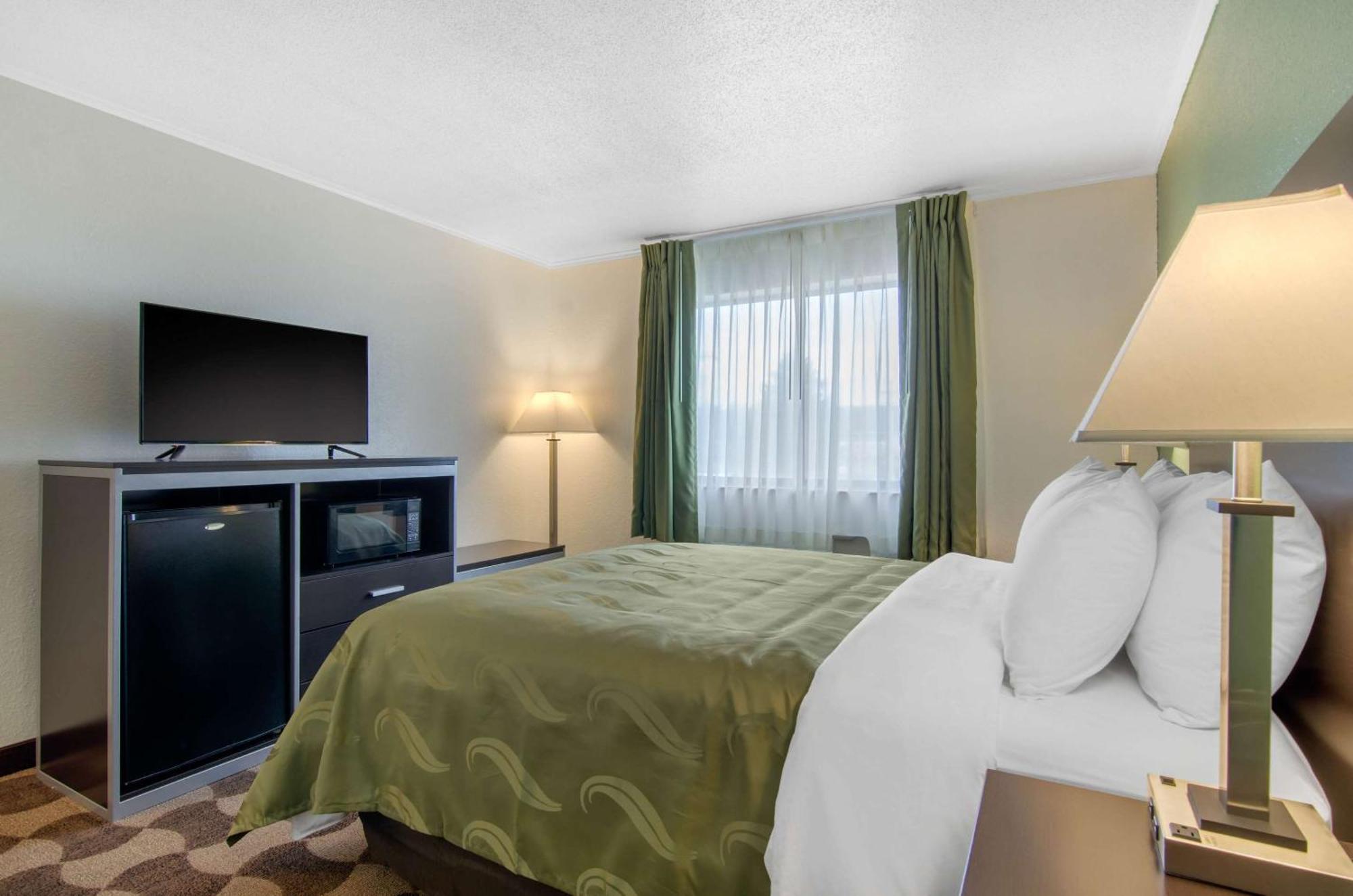 Quality Inn Russell Extérieur photo