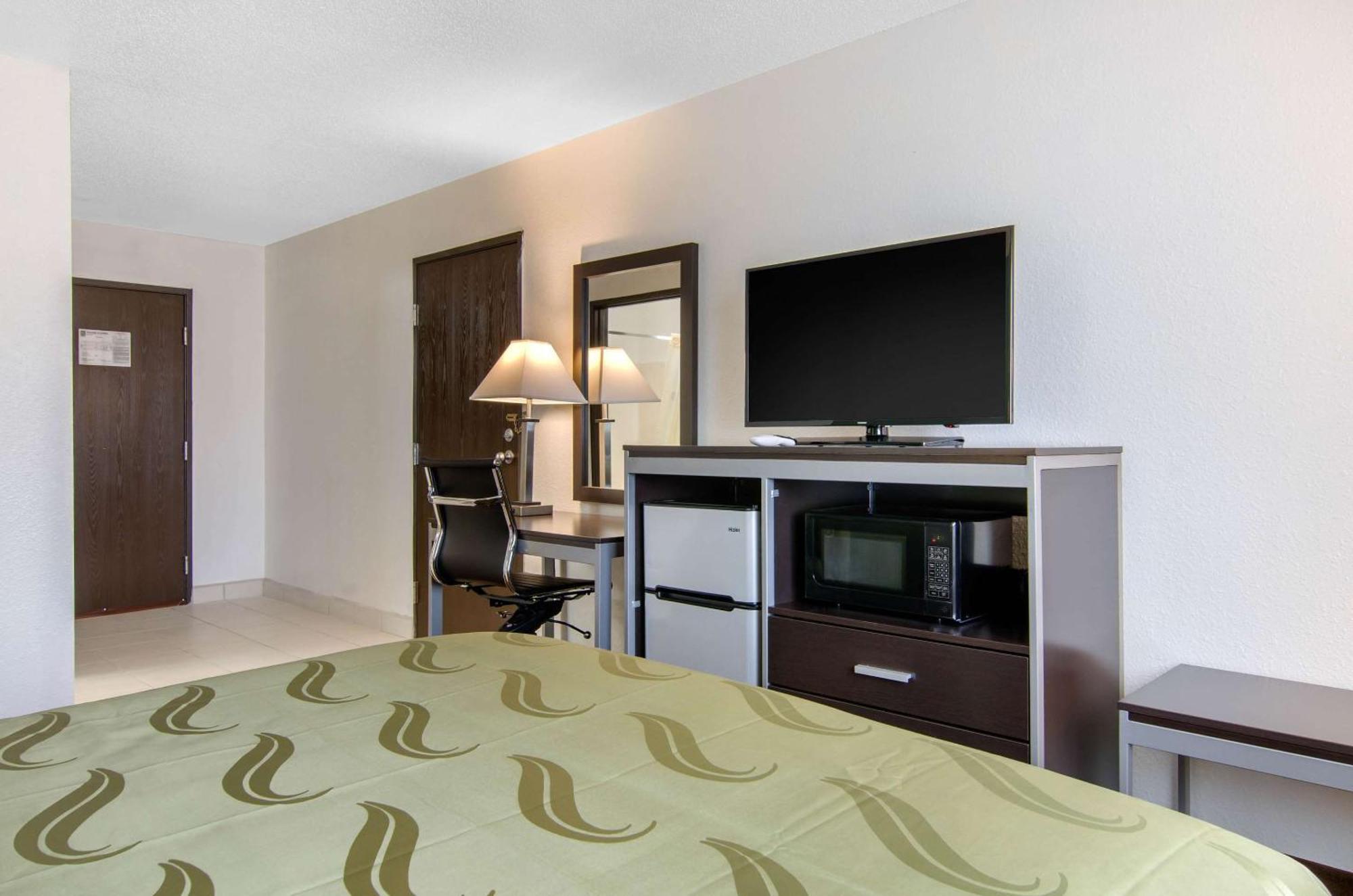 Quality Inn Russell Extérieur photo